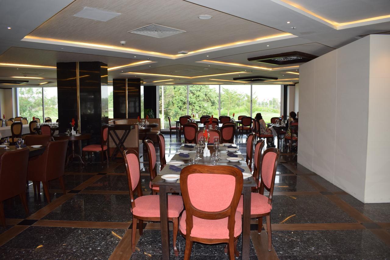 Hotel Defence Raya Golf & Country Club Lahaur Zewnętrze zdjęcie
