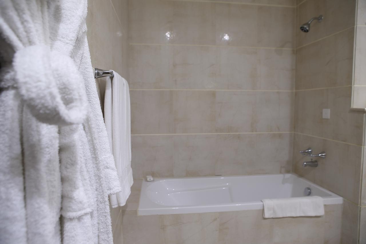 Hotel Defence Raya Golf & Country Club Lahaur Zewnętrze zdjęcie