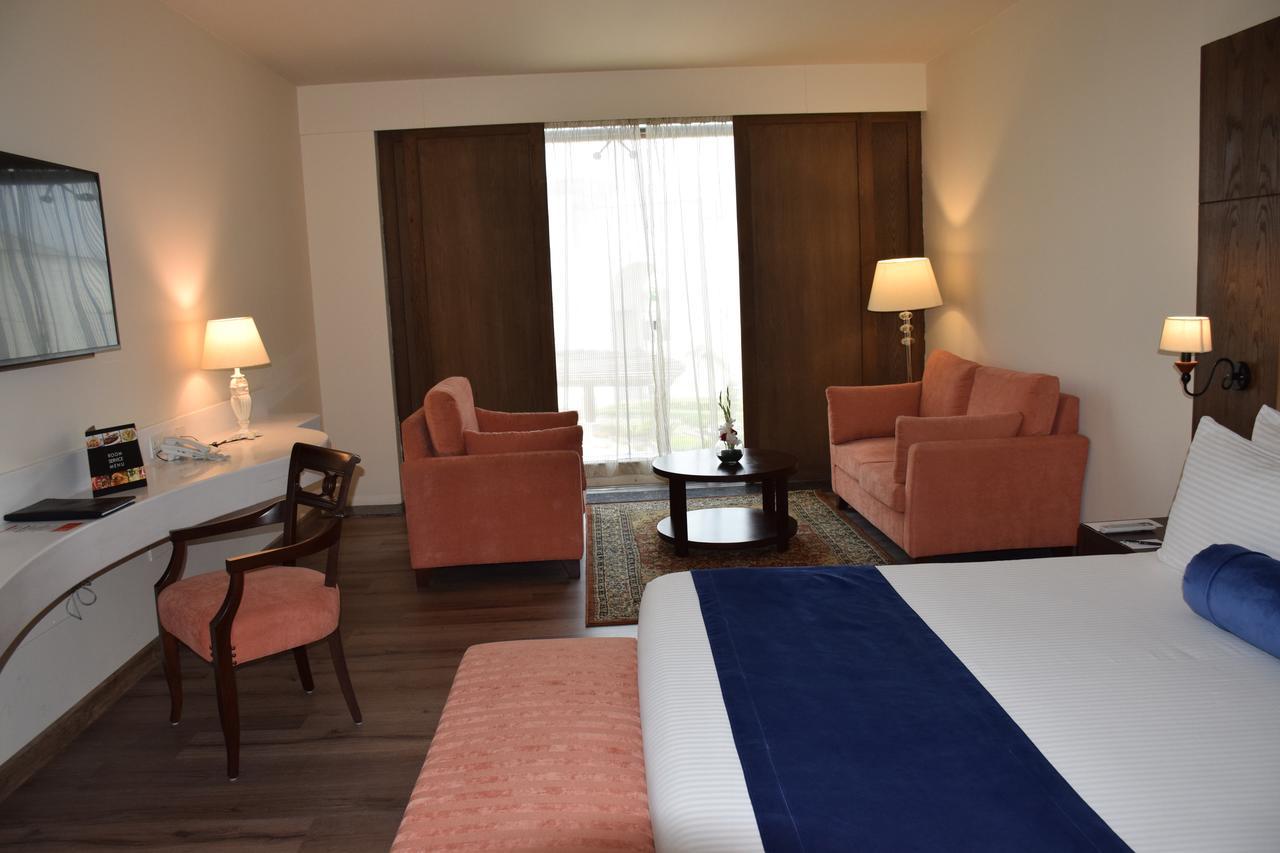 Hotel Defence Raya Golf & Country Club Lahaur Zewnętrze zdjęcie